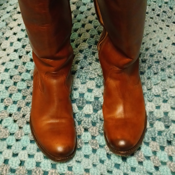 Frye boots. 👢 - Picture 7 of 8